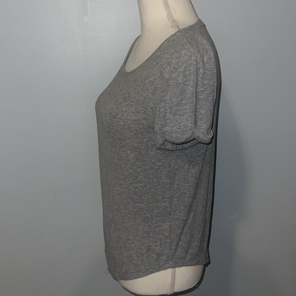 H&M basics size xs gray T-shirt - Picture 4 of 7